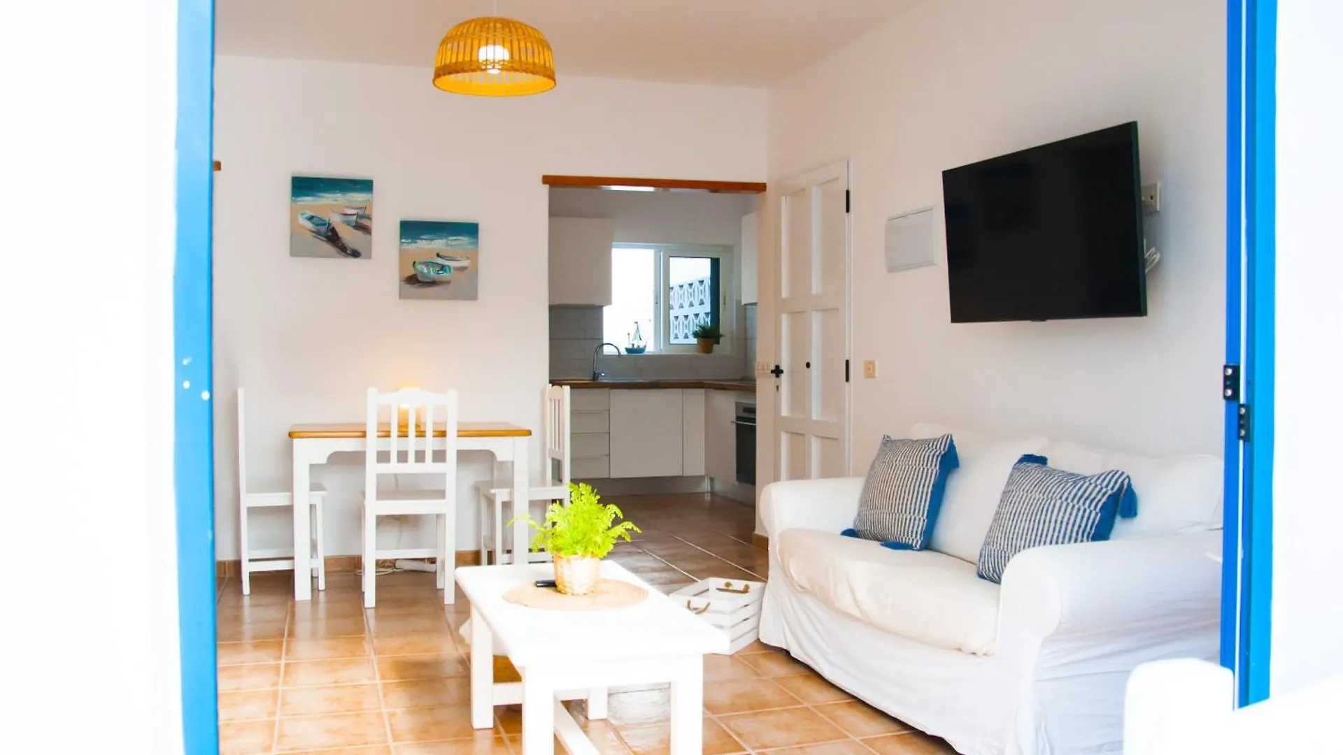 Asana Surf House Famara Apartment