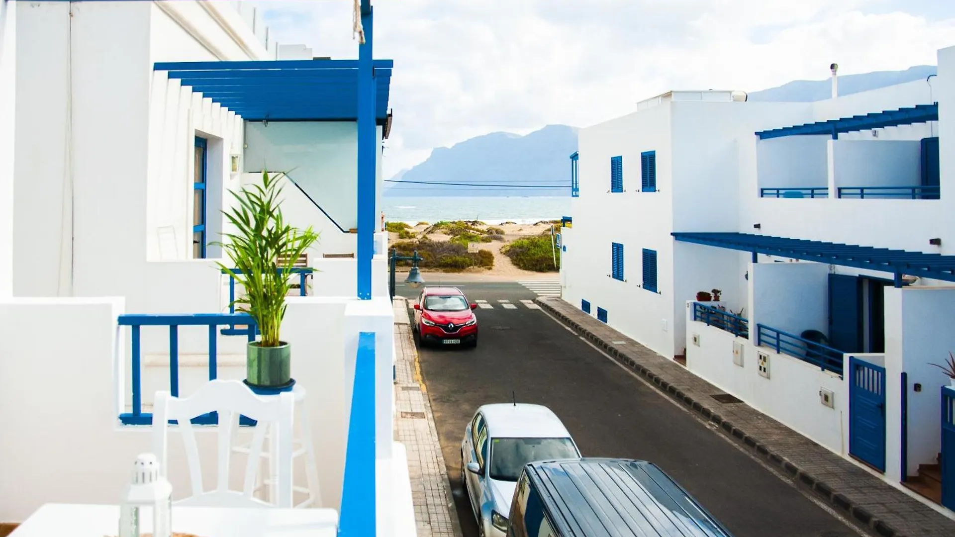Asana Surf House Famara Apartment